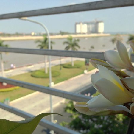 New Season Riverside Hotel Phnom Penh Bagian luar foto