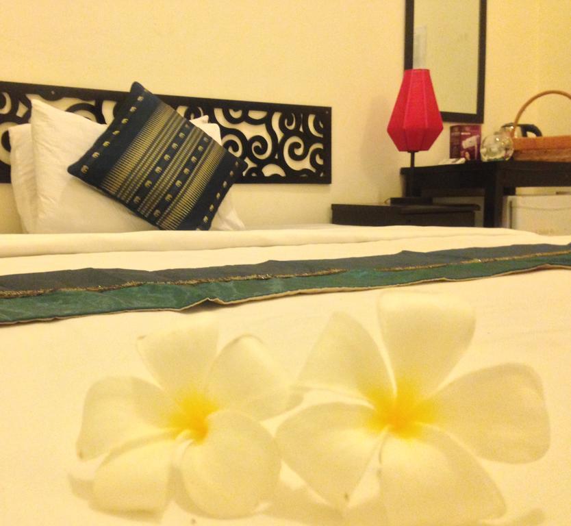 New Season Riverside Hotel Phnom Penh Bagian luar foto