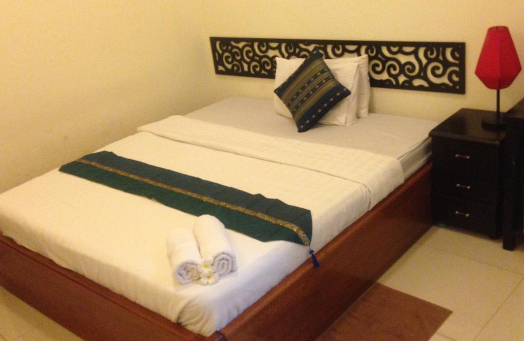 New Season Riverside Hotel Phnom Penh Bagian luar foto