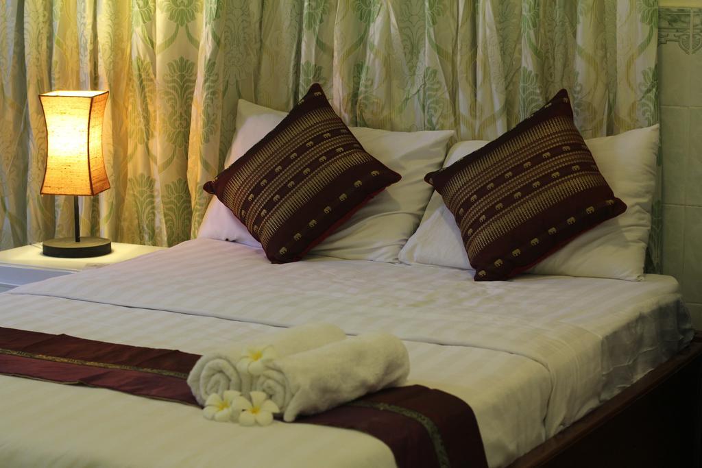 New Season Riverside Hotel Phnom Penh Bagian luar foto