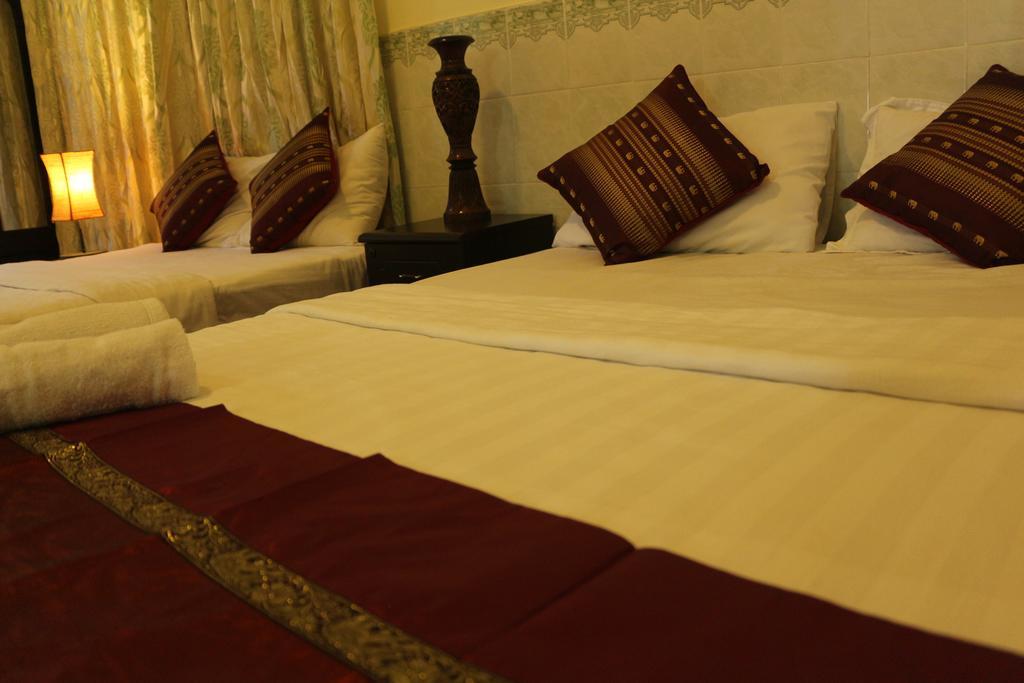 New Season Riverside Hotel Phnom Penh Bagian luar foto