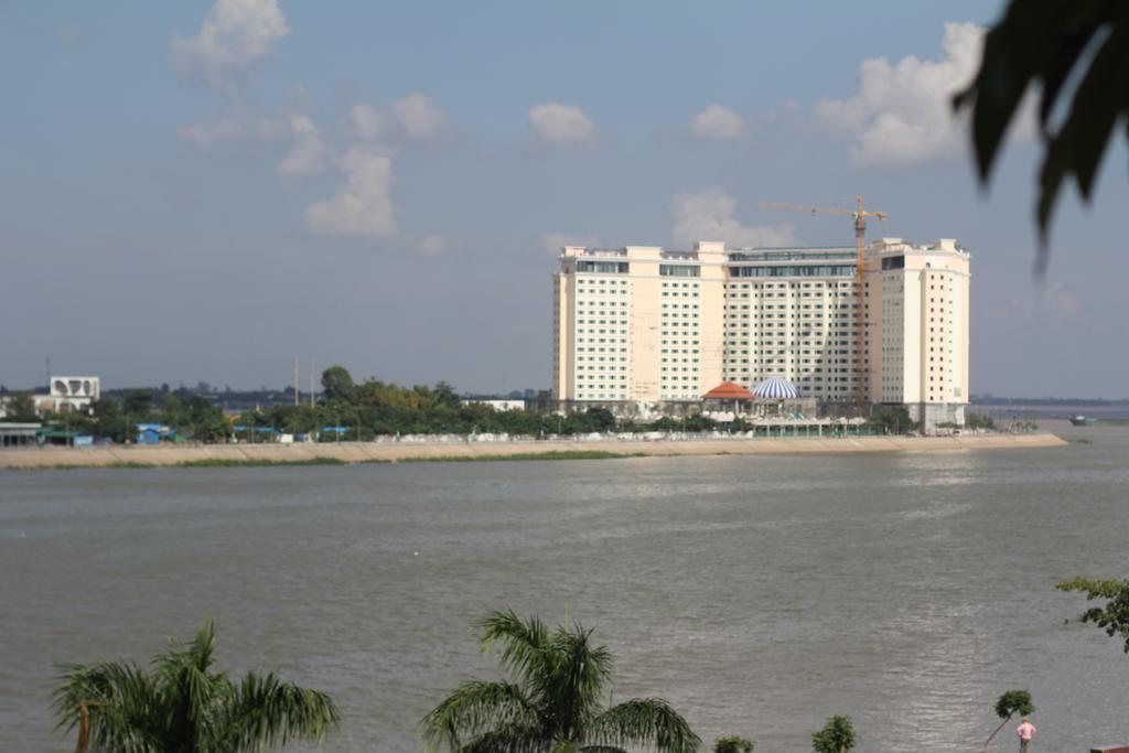 New Season Riverside Hotel Phnom Penh Ruang foto