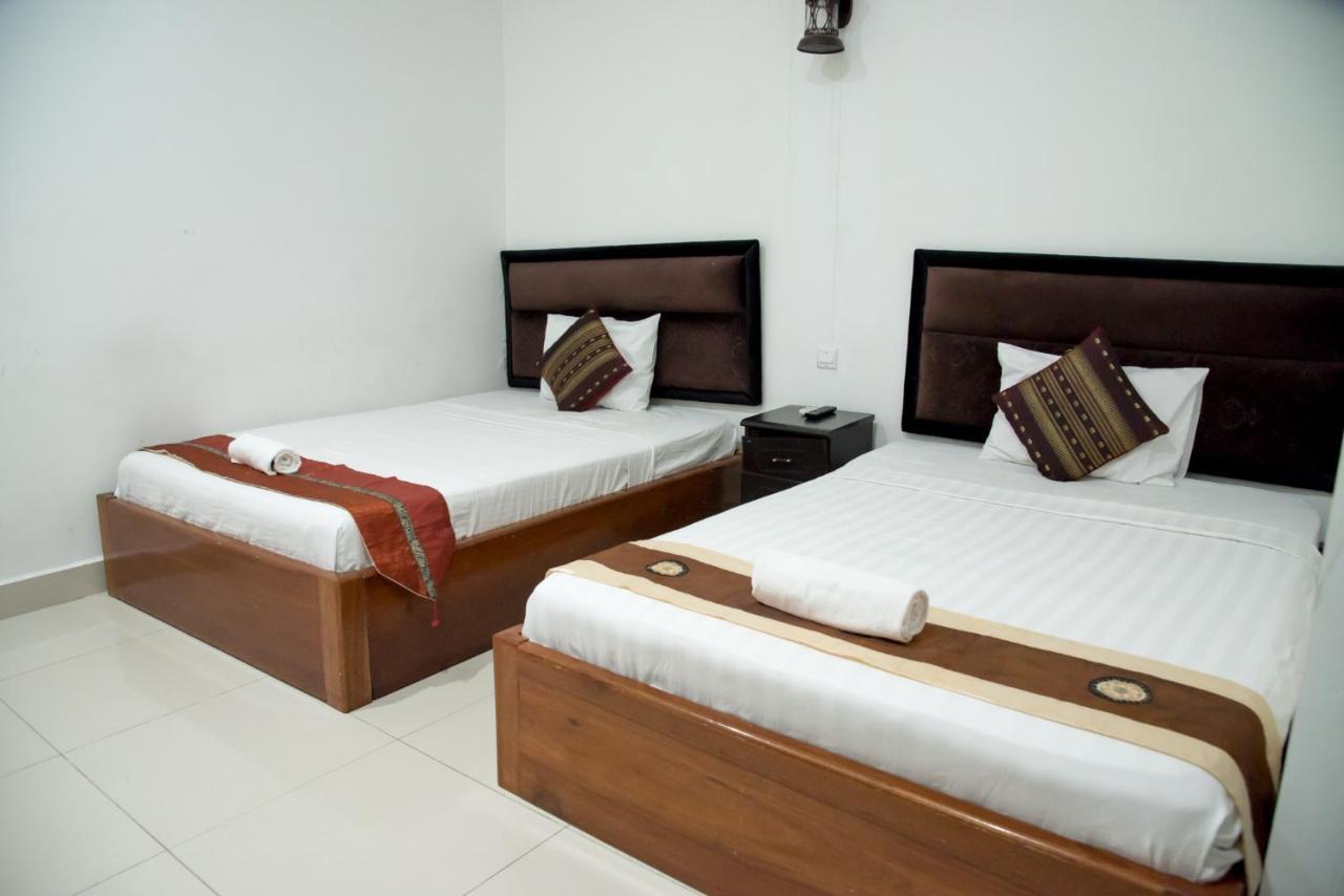 New Season Riverside Hotel Phnom Penh Bagian luar foto