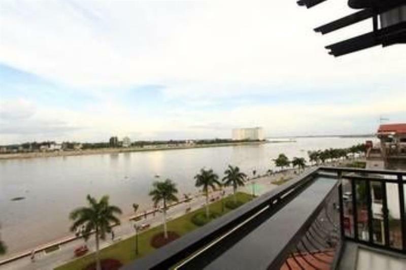 New Season Riverside Hotel Phnom Penh Bagian luar foto